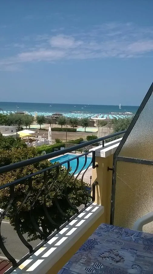 Residence Record Rimini 4*,